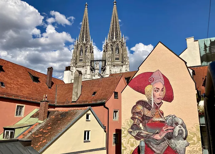 Münchner Hof Und Blauer Turm